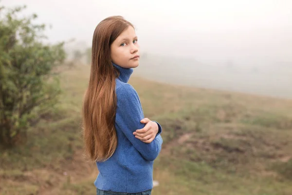 Beautiful Young Girl Alone Nature Foggy Morning — Photo