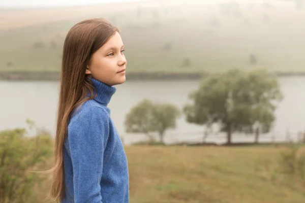 Beautiful Young Girl Alone Nature Foggy Morning — 图库照片