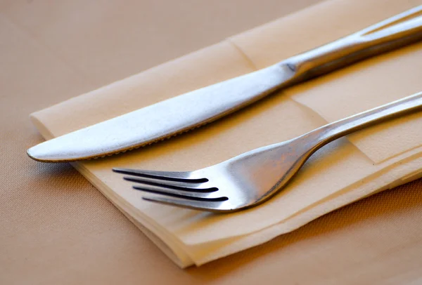 Forquilha e faca restaurante mesa set — Fotografia de Stock
