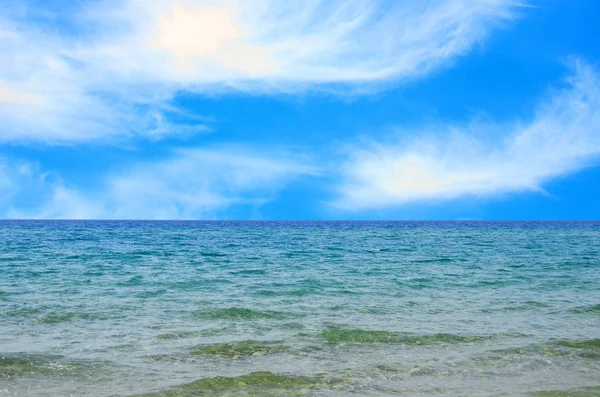 Modré moře a obloha — Stock fotografie