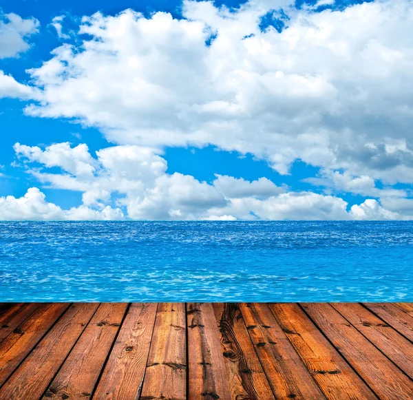 Tropikal deniz ve ahşap döşeme arka planı — Stok fotoğraf