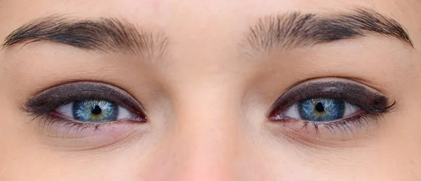 Fecho extremo de olhos de mulher — Fotografia de Stock