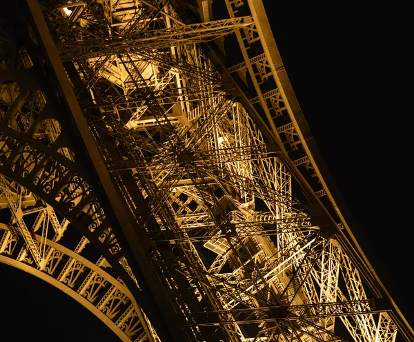 Szczegóły w nocy wieży Eiffla — Zdjęcie stockowe