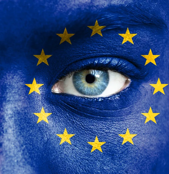 Cara humana pintada con bandera de la Unión Europea — Foto de Stock