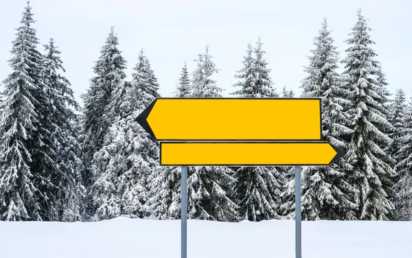 Tom riktning tecken på mountain ski resort — Stockfoto