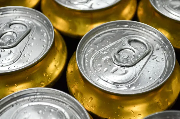 Cans with water drops close-up — Stock Photo, Image