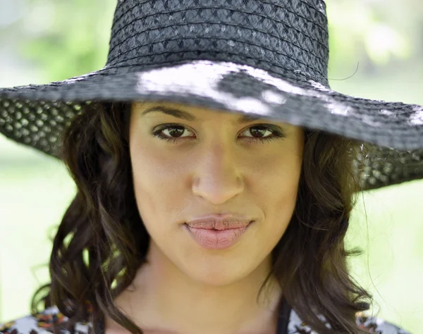 Retrato de mulher bonita — Fotografia de Stock