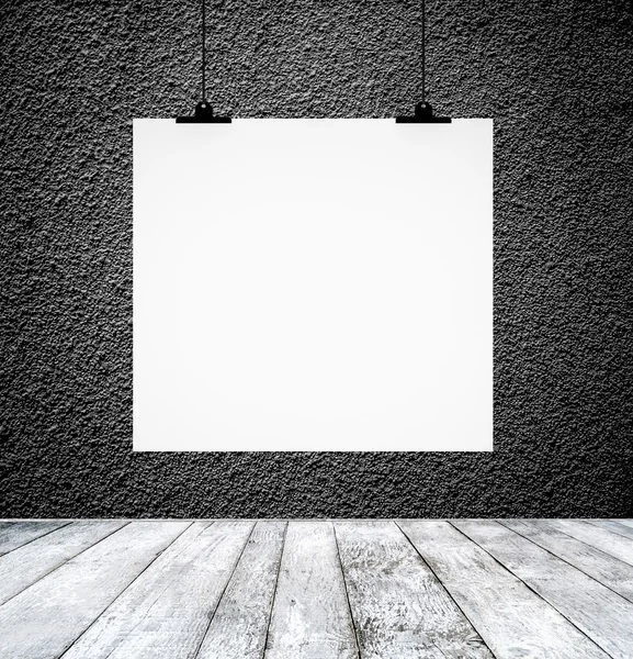 Blank paper board in grunge room — Stock Photo, Image