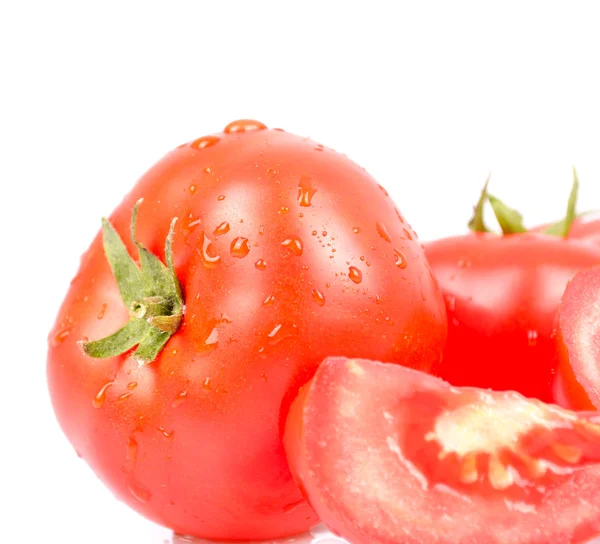 Pomidor na białym tle z bliska — Zdjęcie stockowe