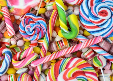 çeşitli renkli şekerler çok renkli arka plan yaptı