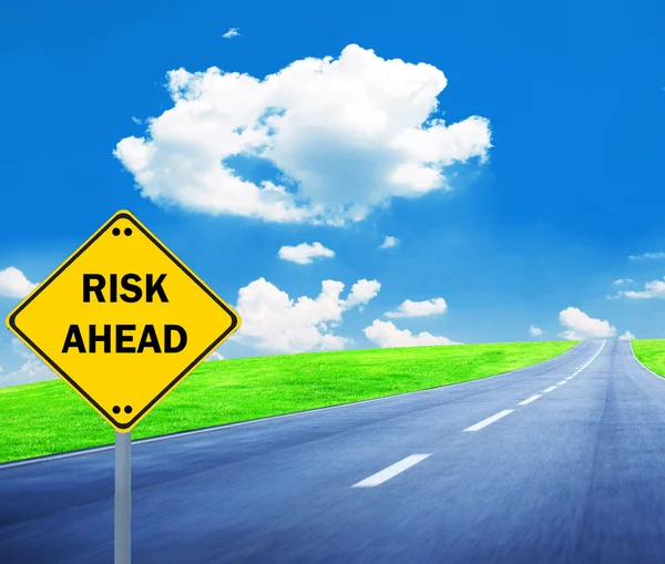 "Risk Ahead "znak-koncepcja biznesowa — Zdjęcie stockowe