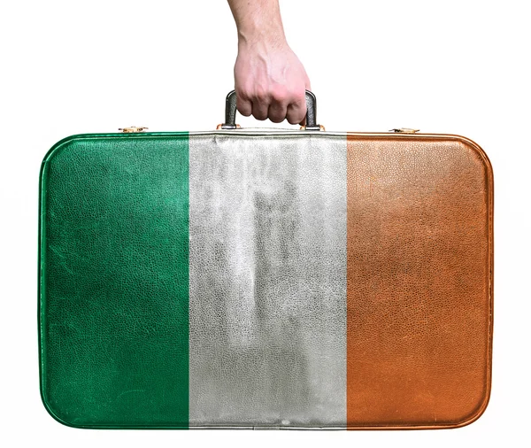 turistik el Vintage deri seyahat çantası ire bayrağı ile tutarak