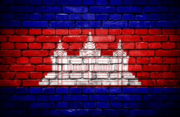 Parede de tijolo com bandeira pintada de Camboja — Fotografia de Stock