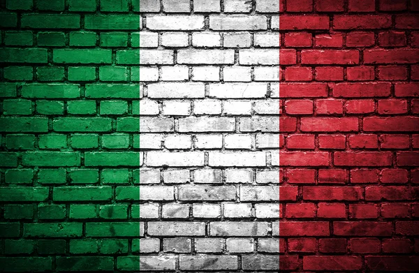 Brick wall with painted flag of Italy — Stock Photo, Image