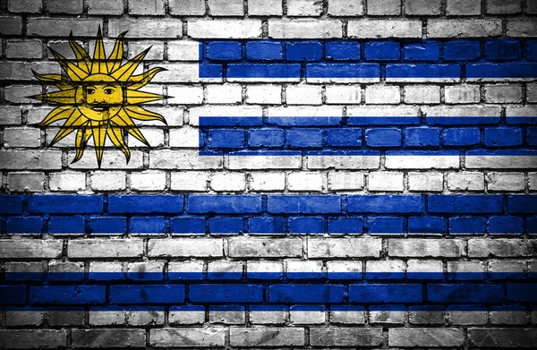 ウルグアイの塗られた旗とレンガの壁 — ストック写真