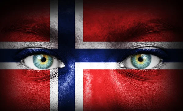 Cara humana pintada con bandera de Noruega — Foto de Stock