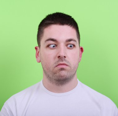 karışık görünümlü bir adam portresi