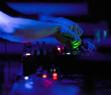 DJ müzik gece kulübü