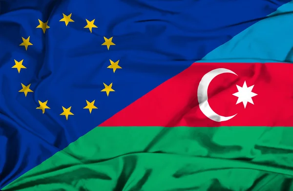 Azerbajan 和欧盟那飘扬的旗帜 — 图库照片