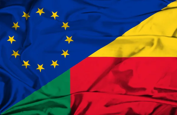 Bandera ondeante de Benín y la UE —  Fotos de Stock