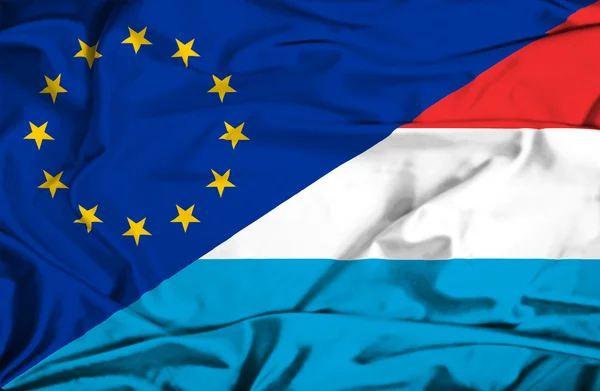Bandeira ondulada do Luxemburgo e da UE — Fotografia de Stock
