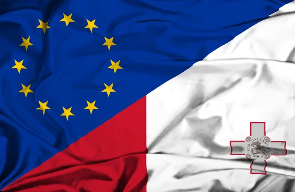 Wapperende vlag van malta en de eu — Stockfoto