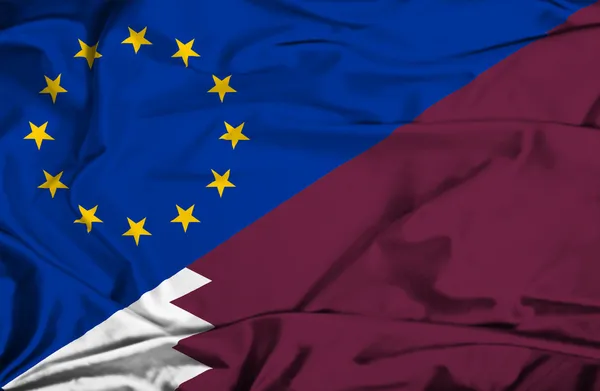 Katar és eu hullámzó zászlaja — Stock Fotó