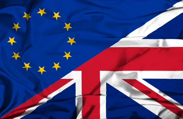 United Kingdon 과 EU 의 흔들 거리는 깃발 — 스톡 사진