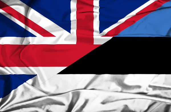 Κουνώντας τη σημαία της Εσθονίας και Ηνωμένο Βασίλειο — Φωτογραφία Αρχείου