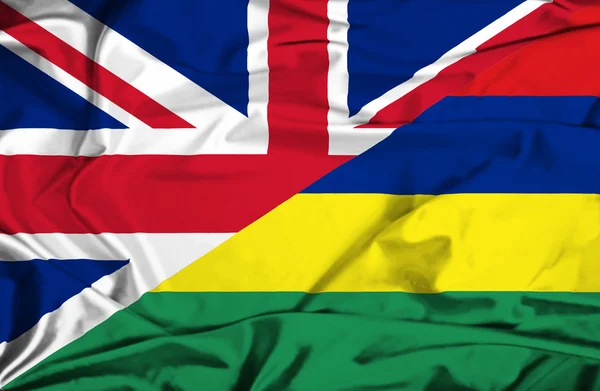 毛里求斯和英国那飘扬的旗帜 — 图库照片