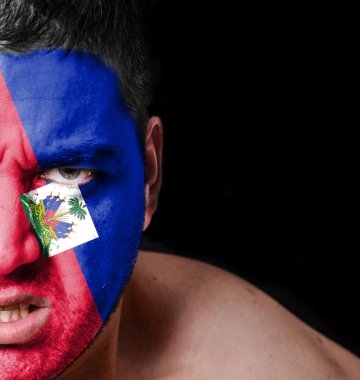 kızgın adam portresi Haiti boyanmış bayrak ile
