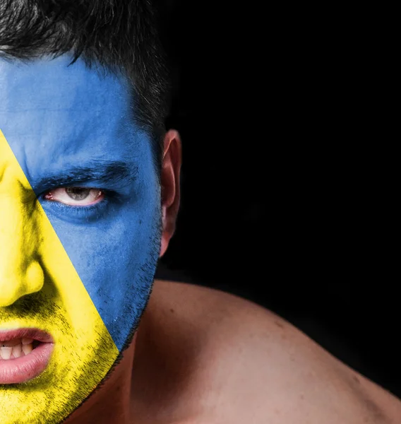 Portrait de l'homme en colère avec drapeau peint de l'Ukraine — Photo