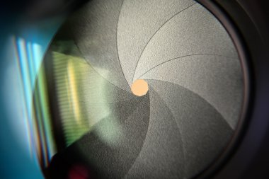 bir kamera lens diyaframı - s ile seçici odak diyafram