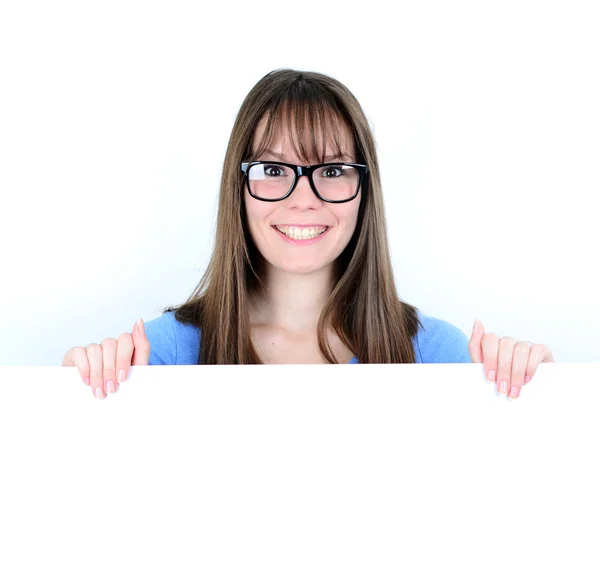 Retrato de una joven hembra con pizarra blanca en blanco — Foto de Stock