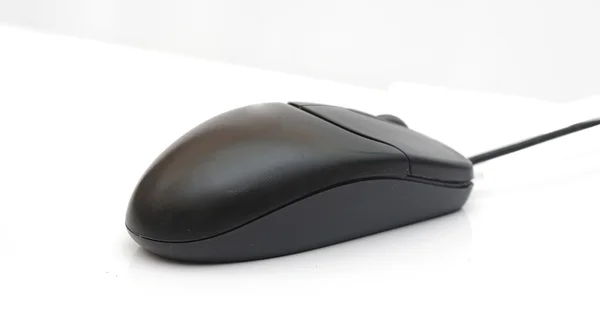 Mouse del computer isolato su uno sfondo bianco — Foto Stock