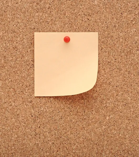 Placa de cortiça e nota em branco — Fotografia de Stock