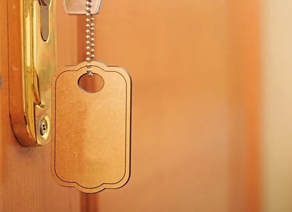 Sleutel in het sleutelgat, sleutel leeg — Stockfoto