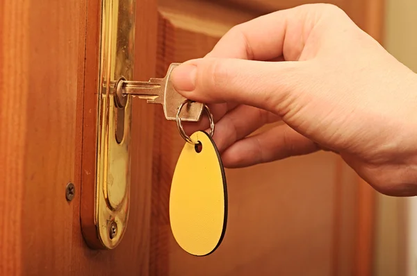 Mano, le donne hanno la porta aperta. — Foto Stock