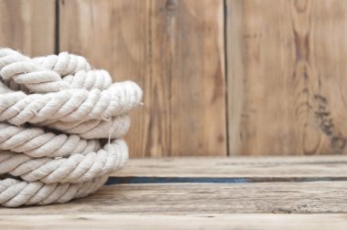 ahşap arka plan textur üzerinde gemi halatları