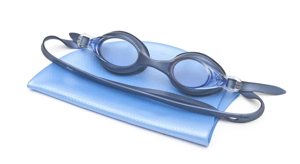 Синий плавательный колпак и очки — стоковое фото