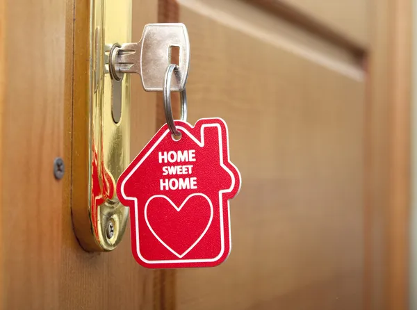 Chave com etiqueta casa — Fotografia de Stock