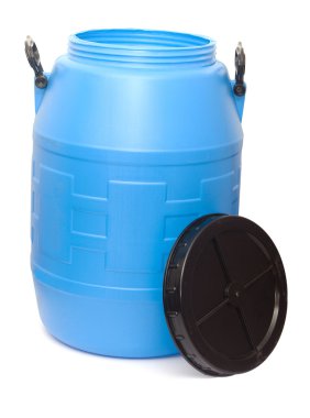 beyaz izole mavi plastik varil