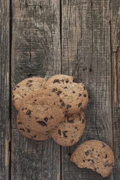 Zabliszt cookie-kat, mazsolával, vintage, fa háttér — Stock Fotó