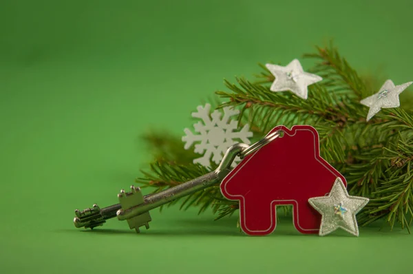 Gyönyörű Karácsonyi Háttér Dekoratív Ház Kulcs Zár Pénzügyi Lakáshitelek Fogalma — Stock Fotó