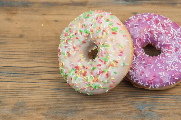 Deliciosos Apetitosos Donuts Uma Mesa Madeira — Fotografia de Stock