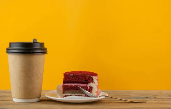 Kaffeetasse Papier Und Kekse Auf Holz Tischhintergrund — Stockfoto