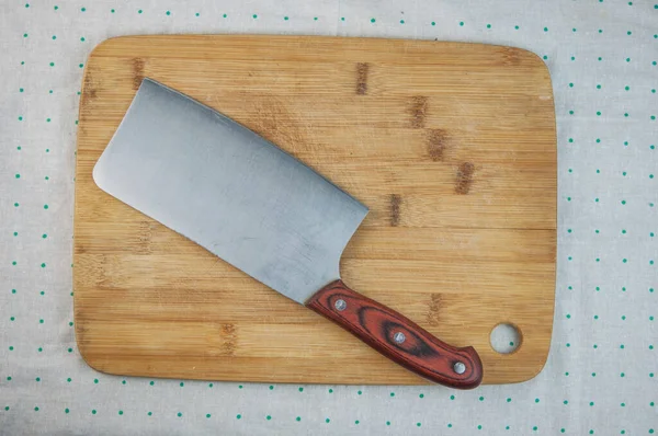 Cucina Tavola Legno Con Coltello Sfondo Pois Tovagliolo — Foto Stock