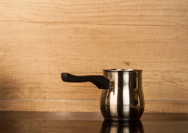 Turk Voor Koffie Staat Het Fornuis Keuken — Stockfoto