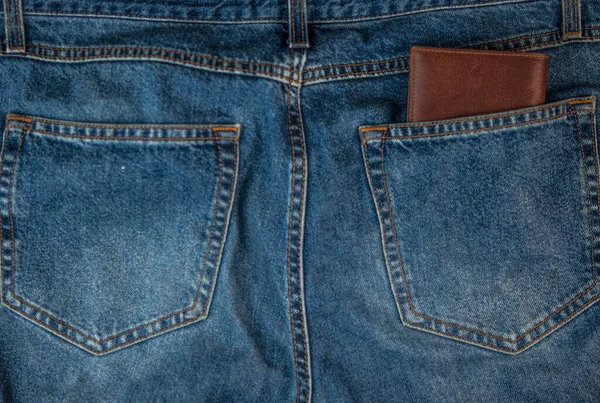 Brun Läder Plånbok Bakfickan Blå Shabby Jeans Hipster Modern Livsstil — Stockfoto