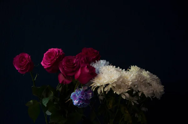 Bouquet Baroque Luxueux Belles Fleurs Feuilles Jardin Sur Fond Noir — Photo